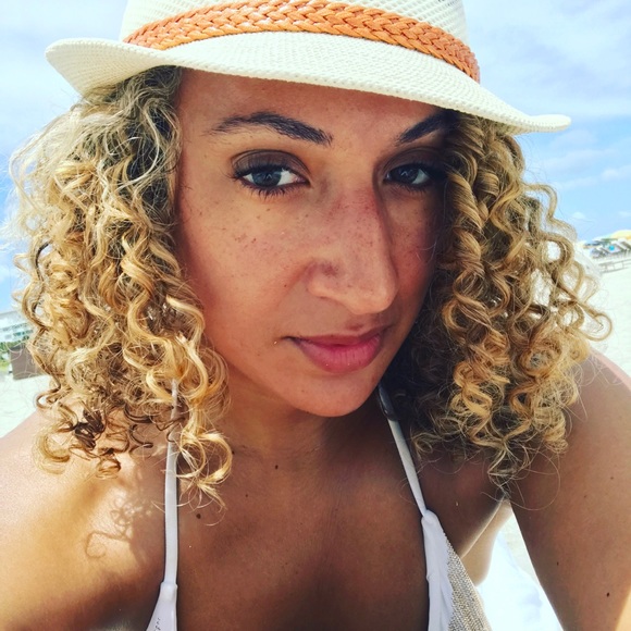 Meet your Posher, Tiffany - Picture 1 of 1